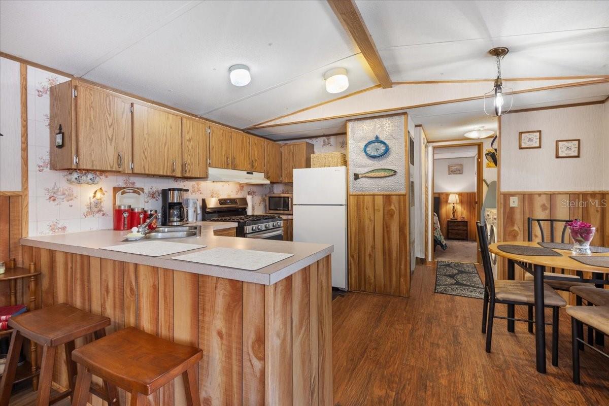 Image 10 of 39 For 7639 6th Street