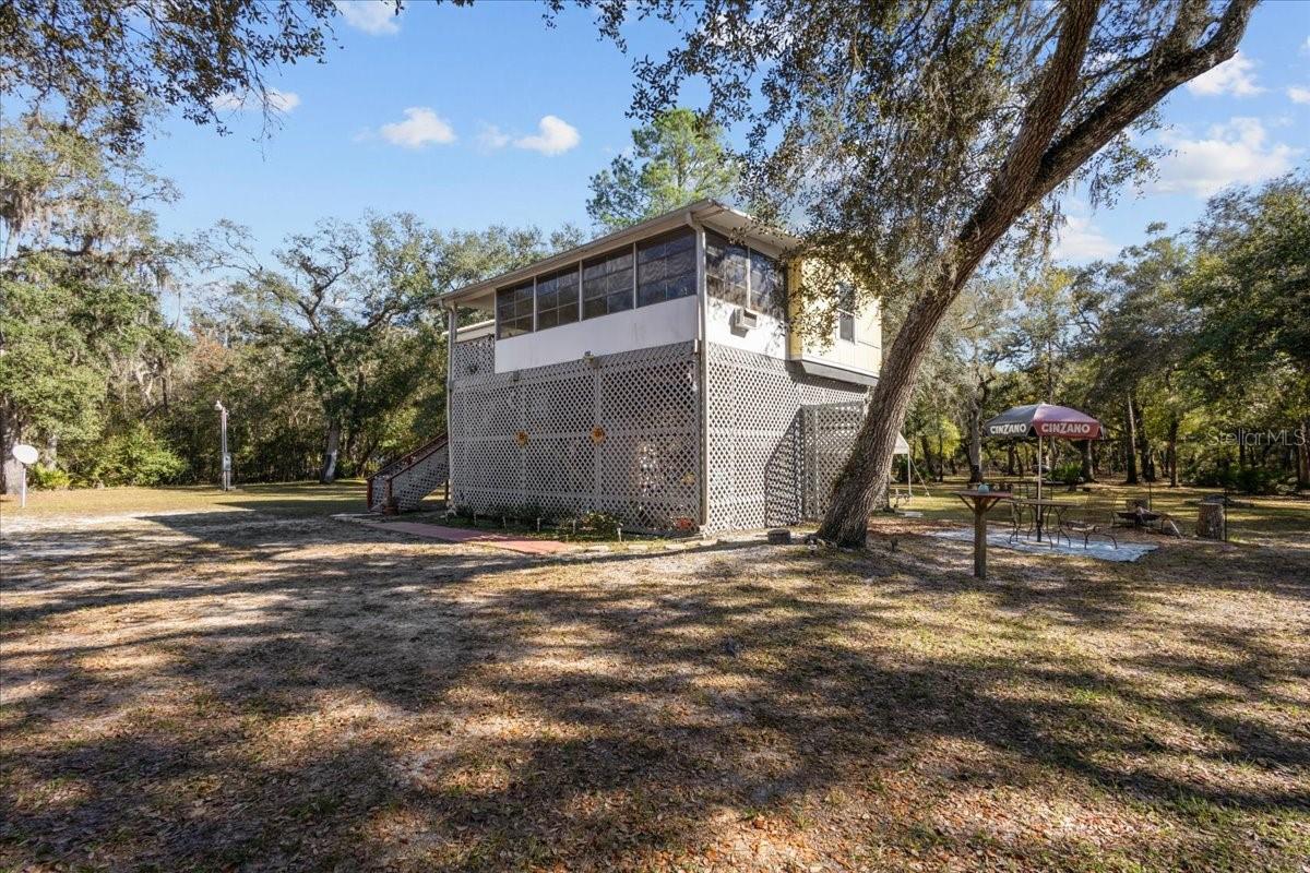 Image 27 of 39 For 7639 6th Street