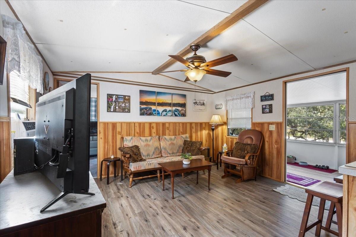 Image 5 of 39 For 7639 6th Street