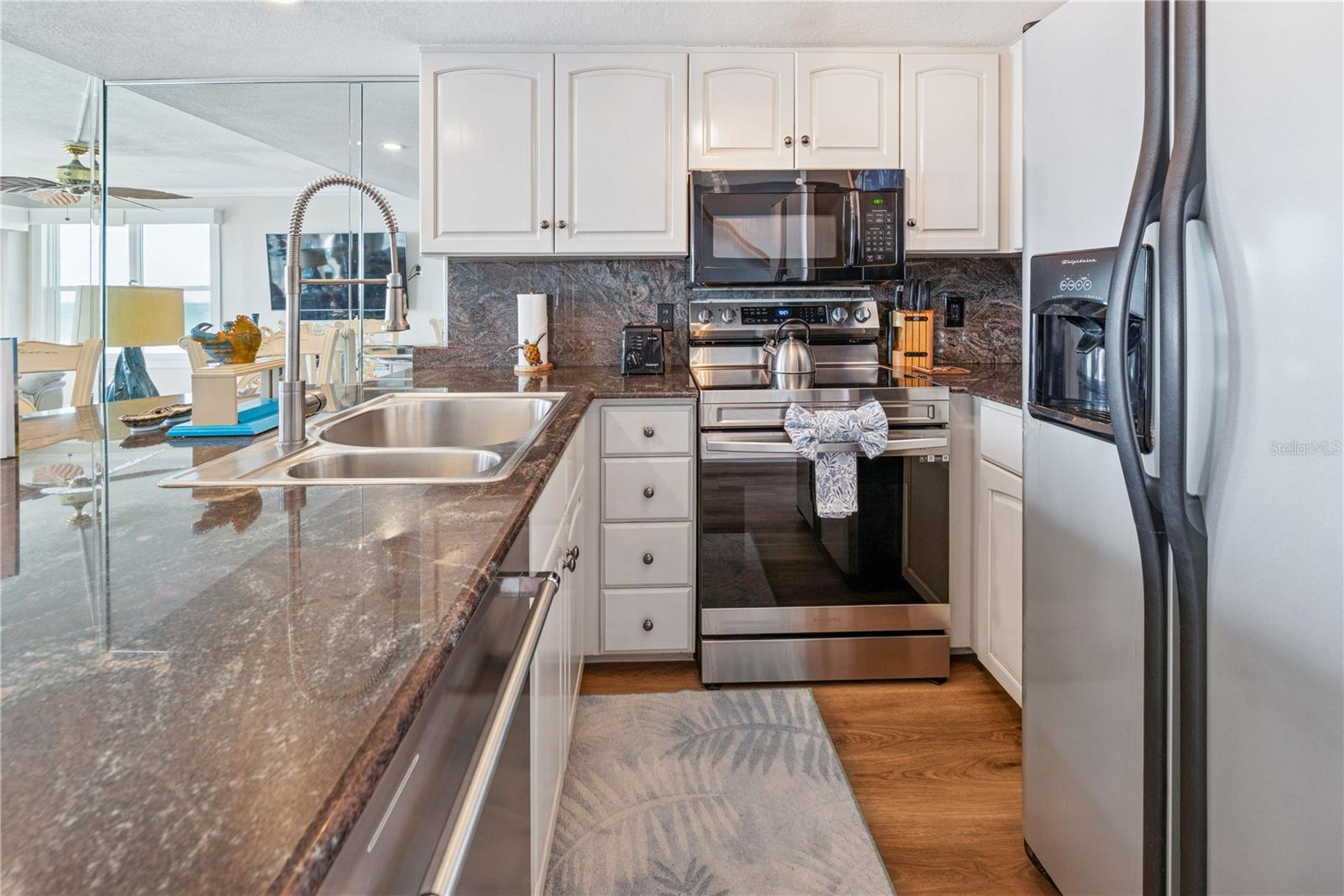 Image 32 of 59 For 7900 A1a S A214