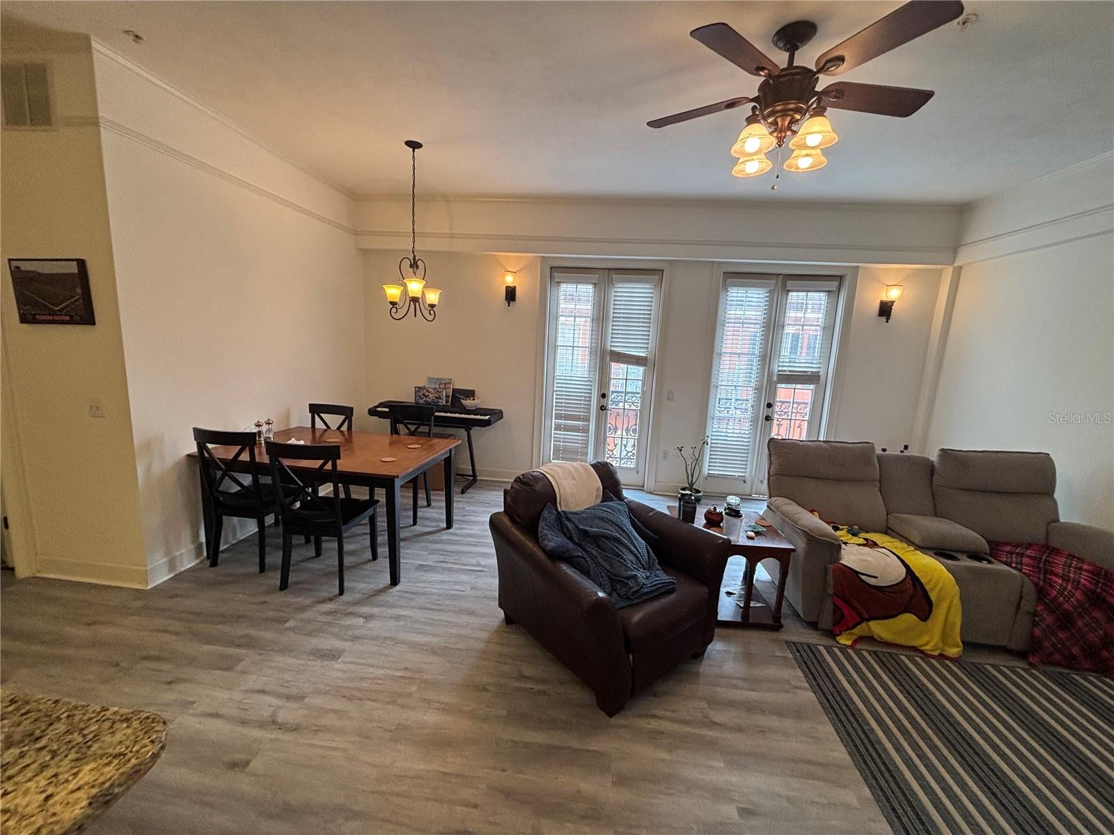 Image 3 of 9 For 325 14th Street 308