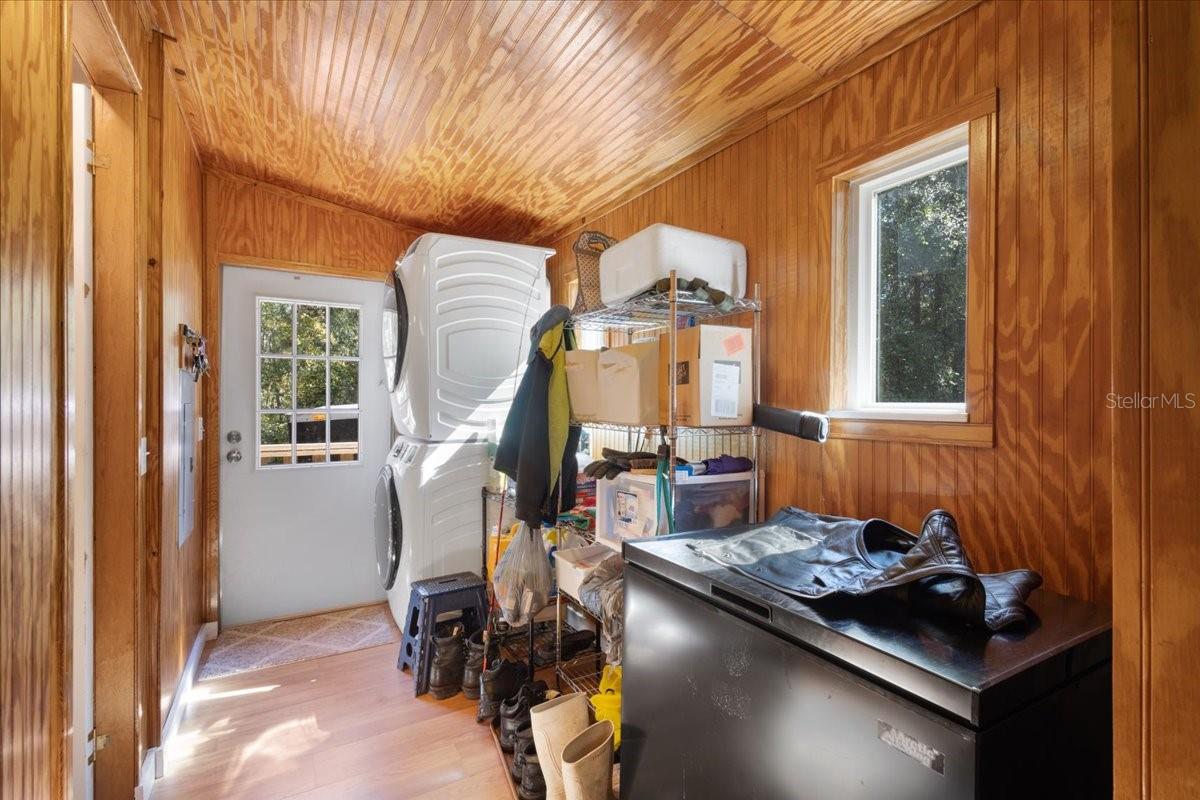 Image 10 of 36 For 1566 262nd Avenue