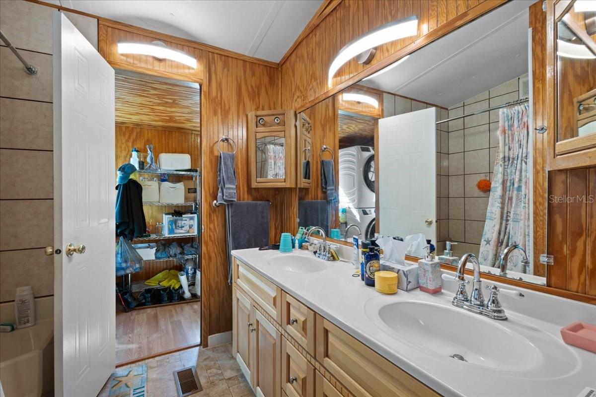 Image 13 of 36 For 1566 262nd Avenue