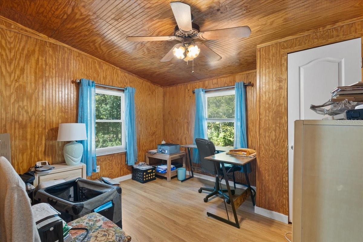 Image 15 of 36 For 1566 262nd Avenue