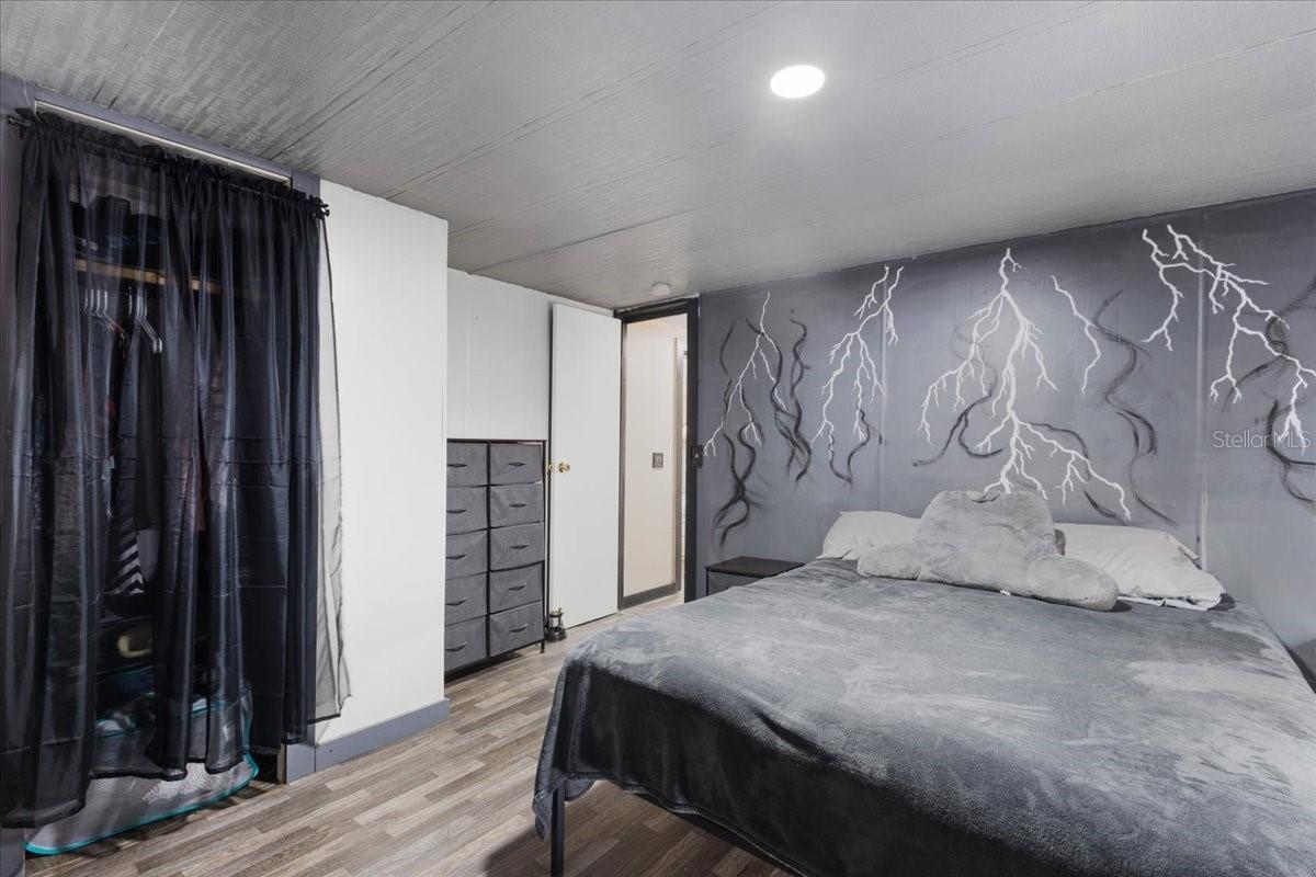 Image 12 of 41 For 966 818th Street