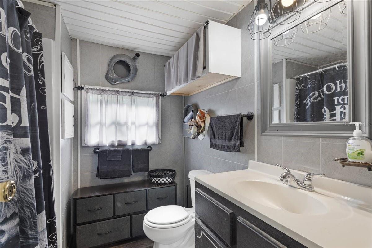 Image 13 of 41 For 966 818th Street