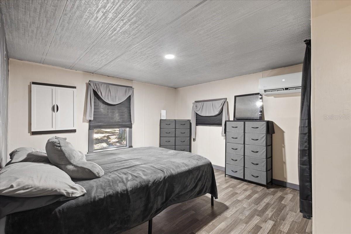 Image 14 of 41 For 966 818th Street