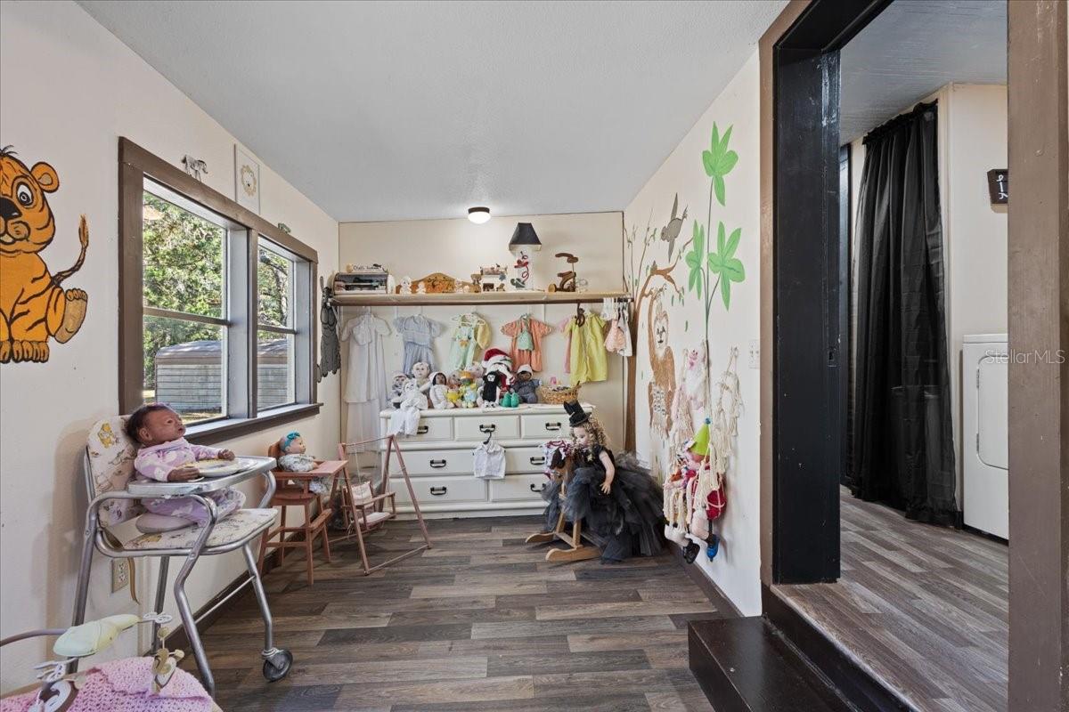 Image 16 of 41 For 966 818th Street