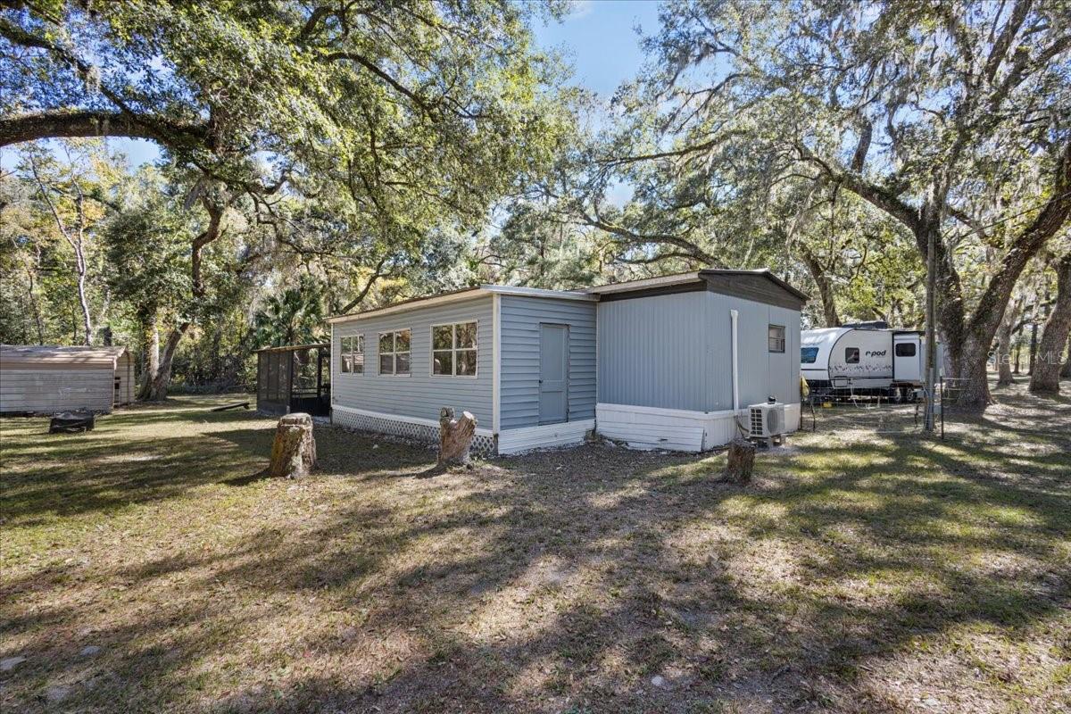 Image 24 of 41 For 966 818th Street