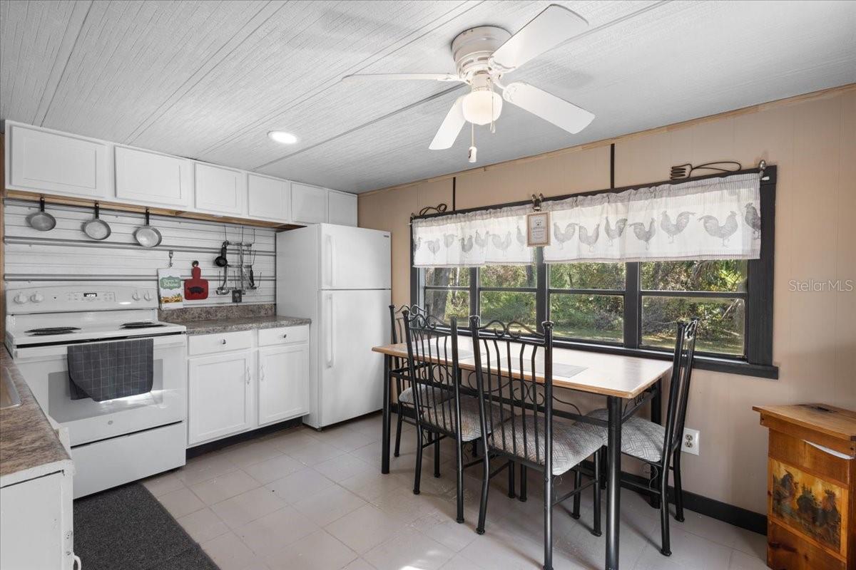 Image 4 of 41 For 966 818th Street