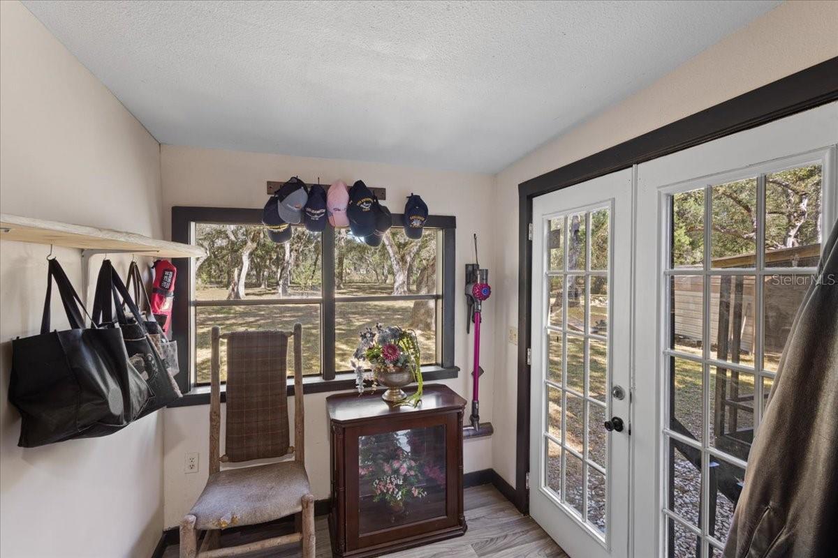 Image 9 of 41 For 966 818th Street