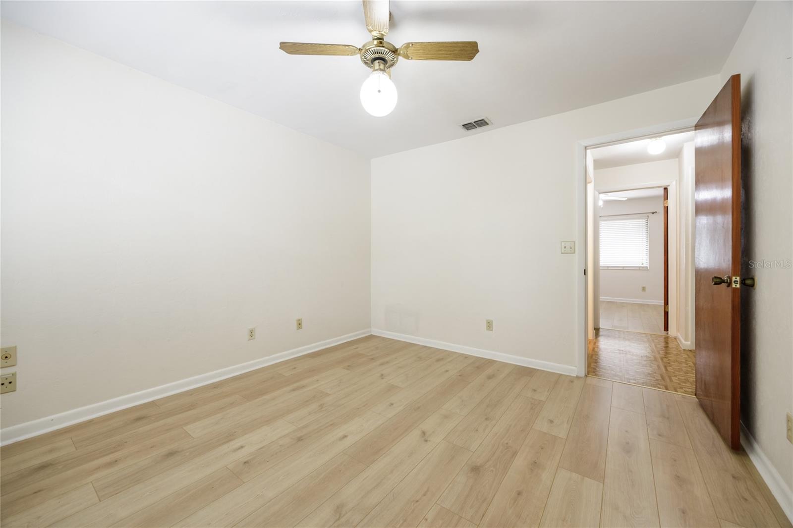Image 9 of 16 For 2635 Sw 35th Pl Apt  1001