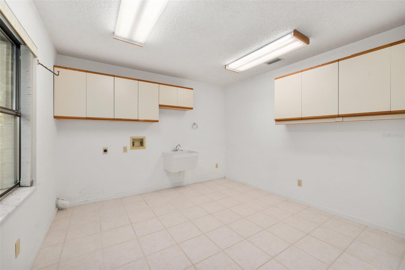 Image 18 of 46 For 11606 120th Terrace