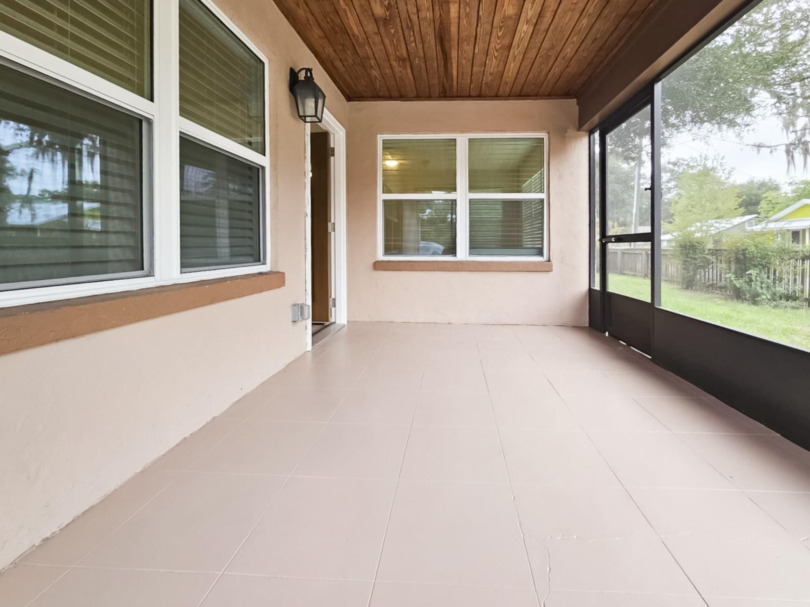 Image 2 of 34 For 518 27th Avenue