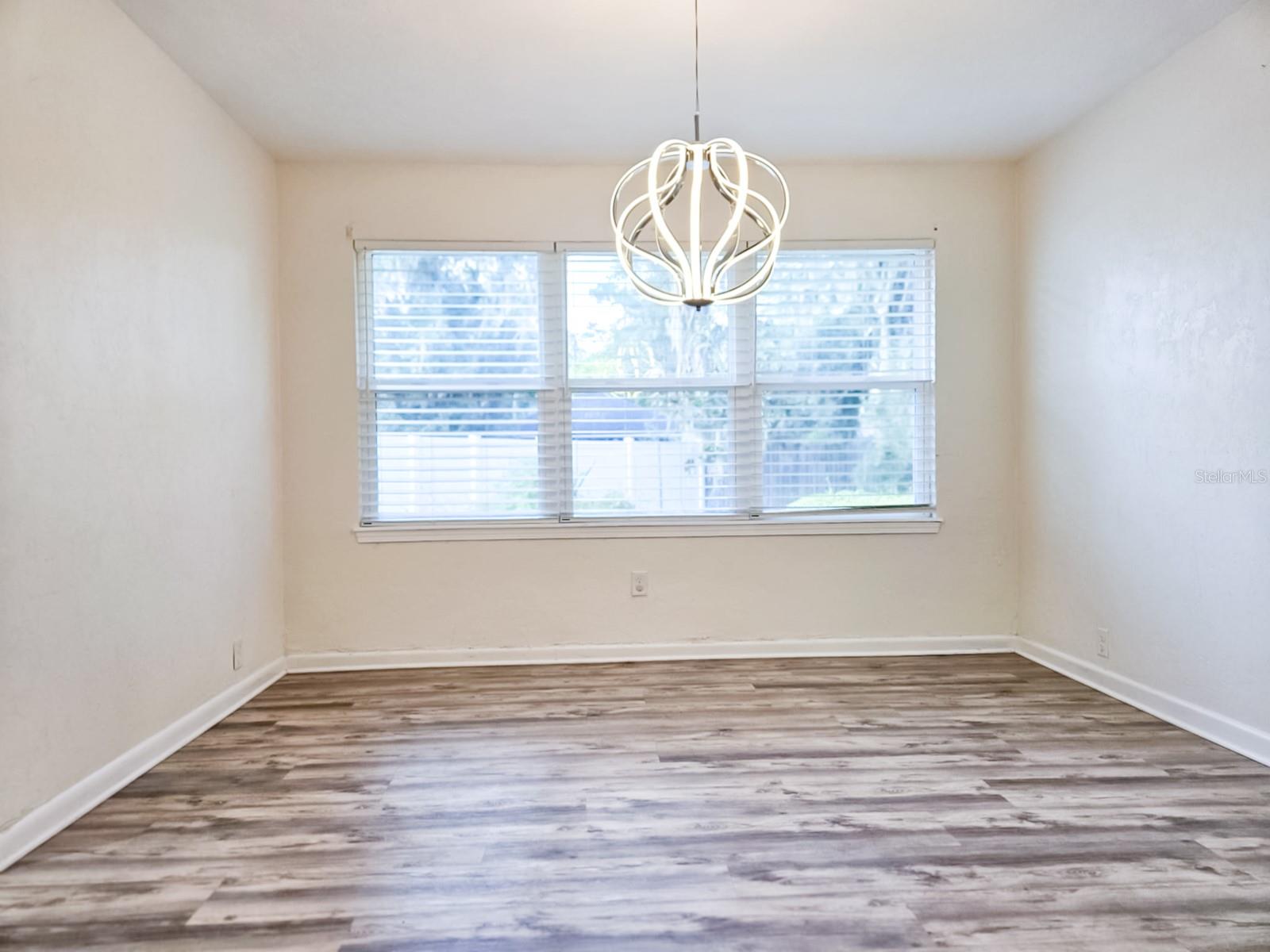 Image 7 of 34 For 518 27th Avenue