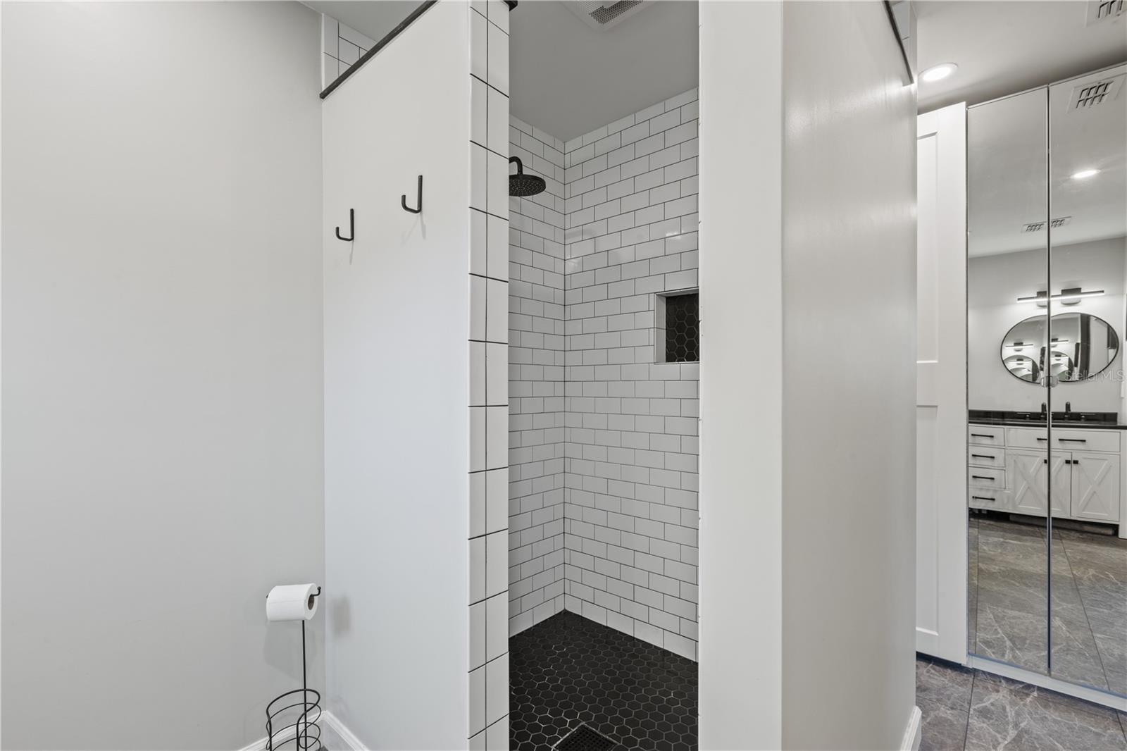 Image 15 of 34 For 8395 Anthony Road