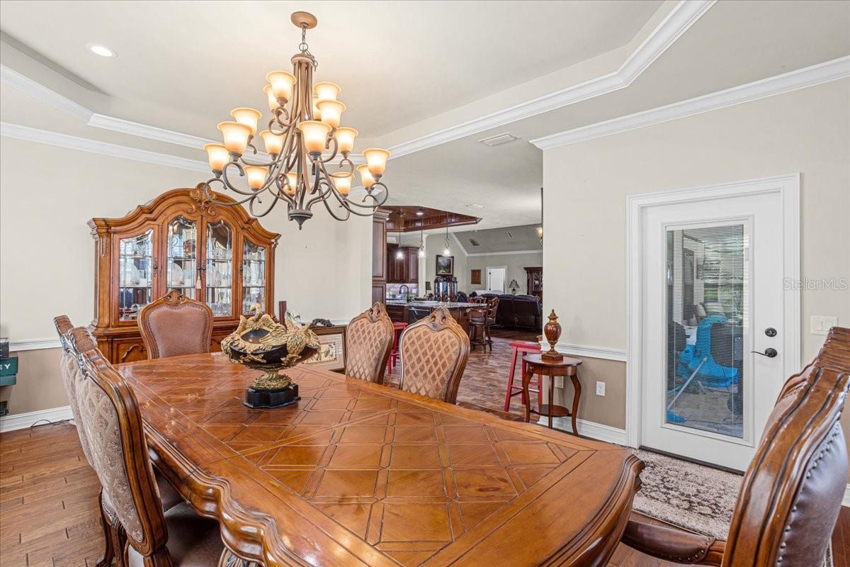 Listing photo id 32 for 4107 State Road 45