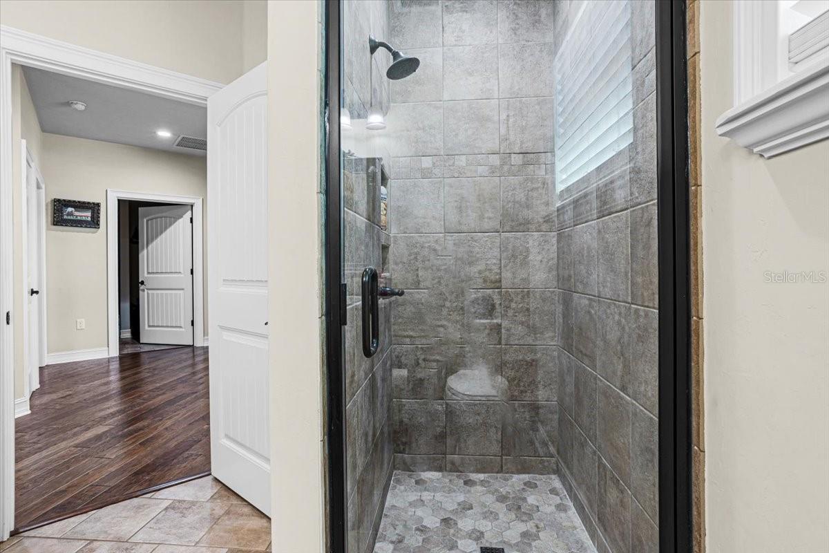 Listing photo id 35 for 4107 State Road 45