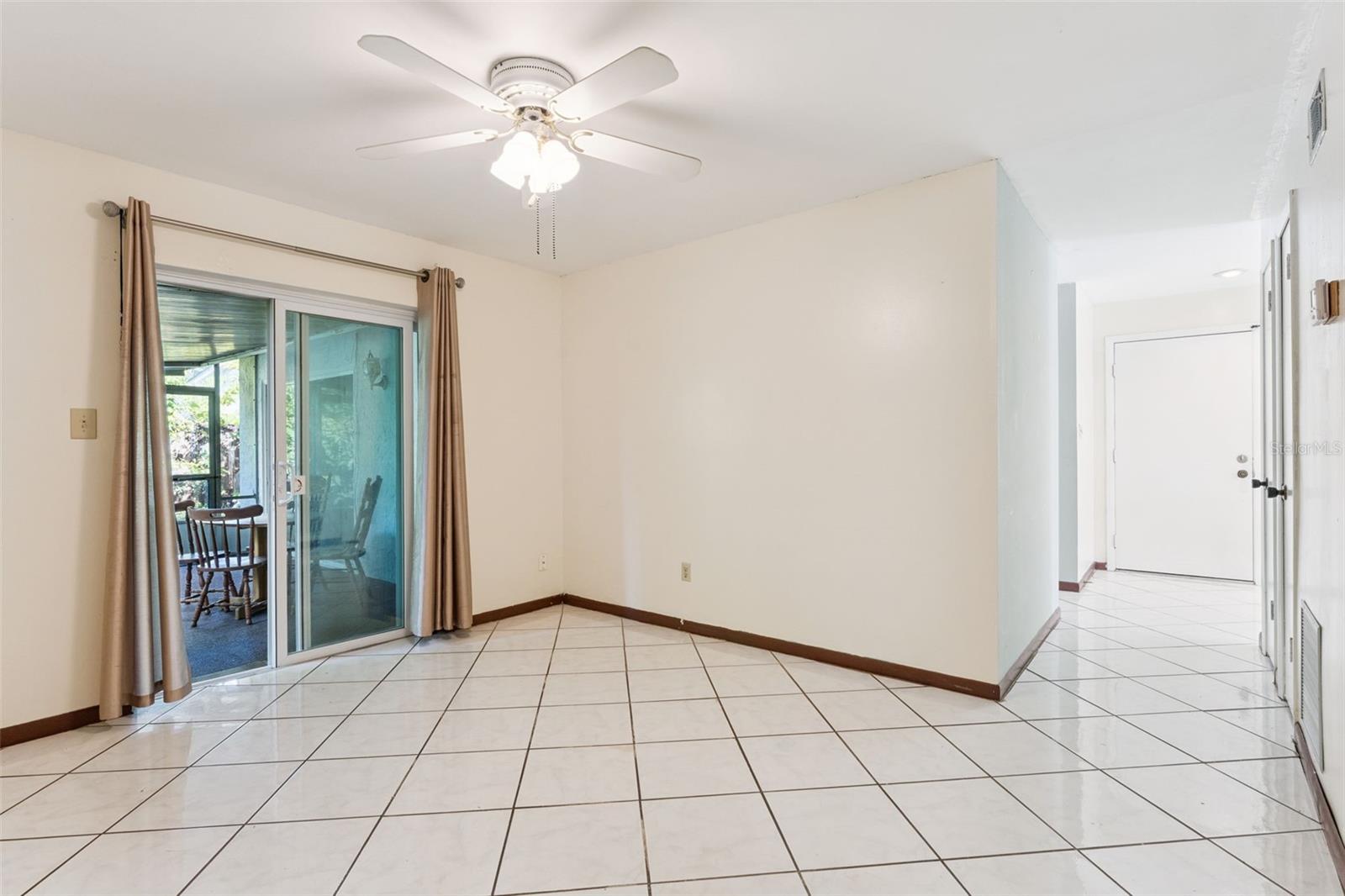 Image 11 of 33 For 404 San Leandro Drive