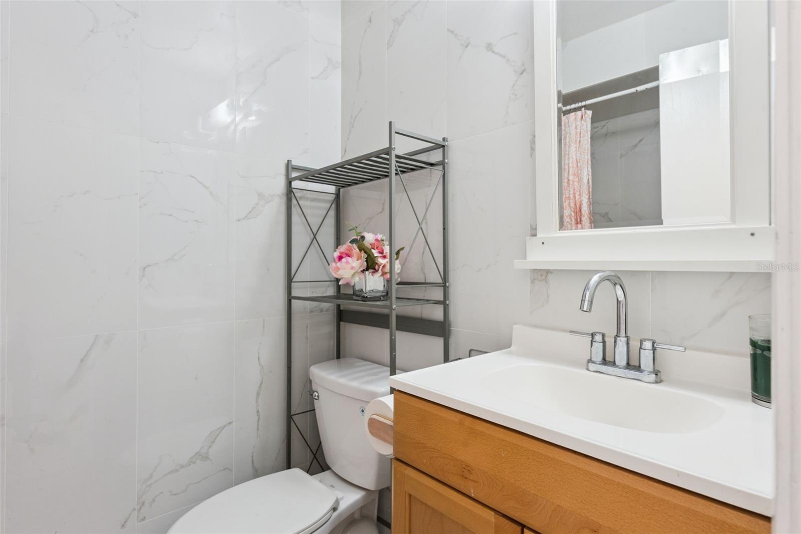 Image 14 of 33 For 404 San Leandro Drive