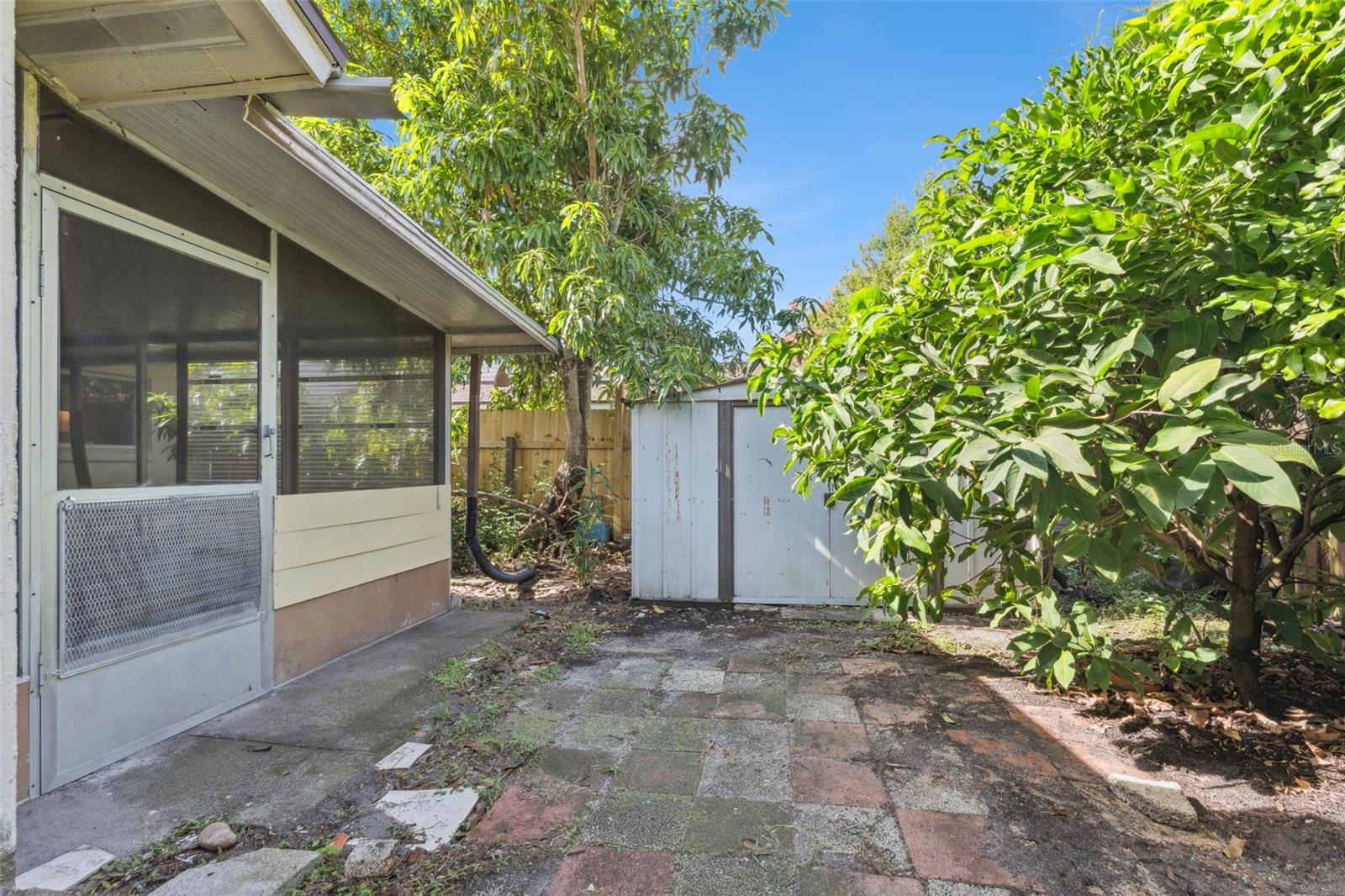 Image 23 of 33 For 404 San Leandro Drive