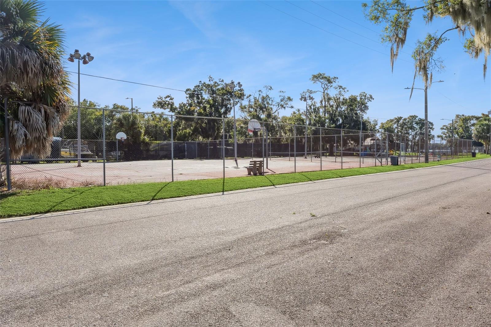 Image 24 of 33 For 404 San Leandro Drive