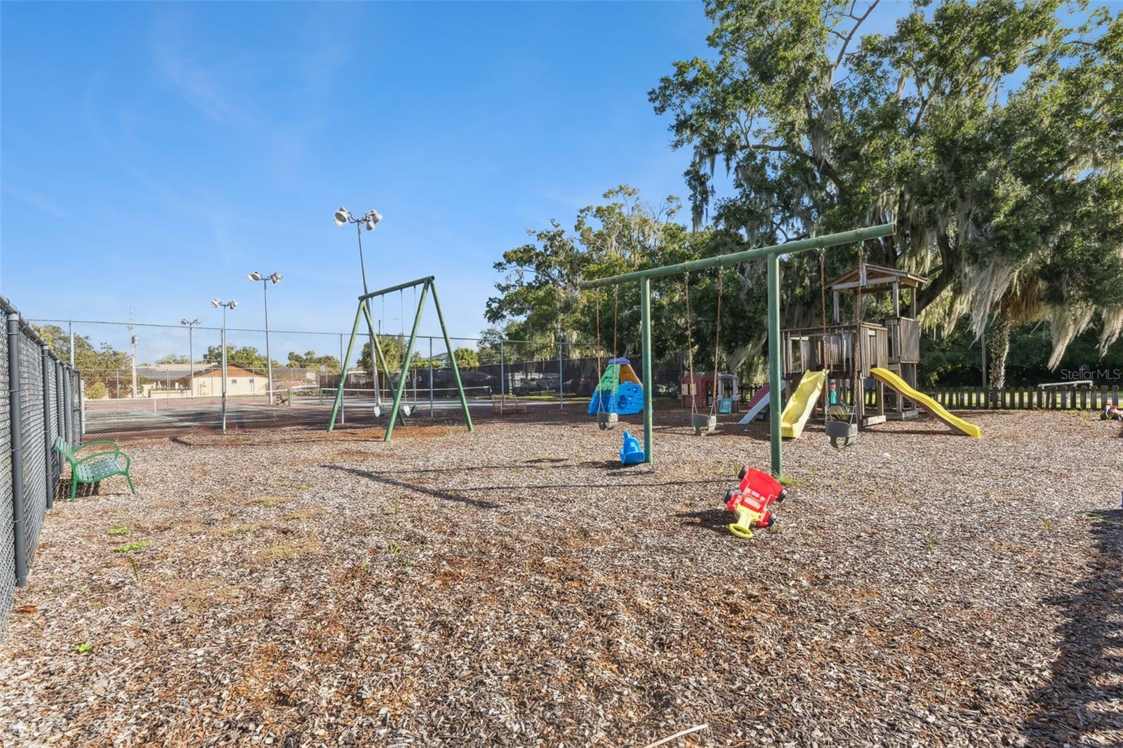 Image 25 of 33 For 404 San Leandro Drive