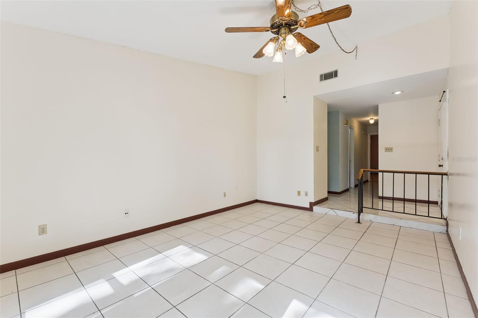 Image 9 of 33 For 404 San Leandro Drive