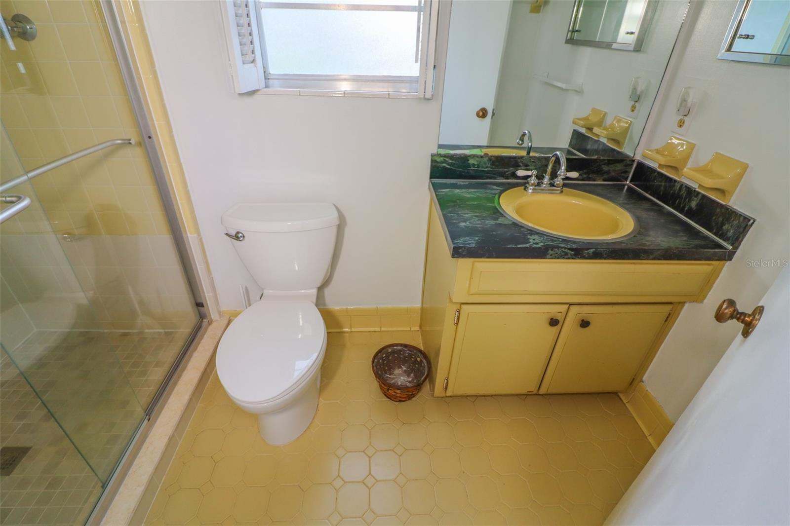 Image 15 of 31 For 3442 Red Oak Circle E