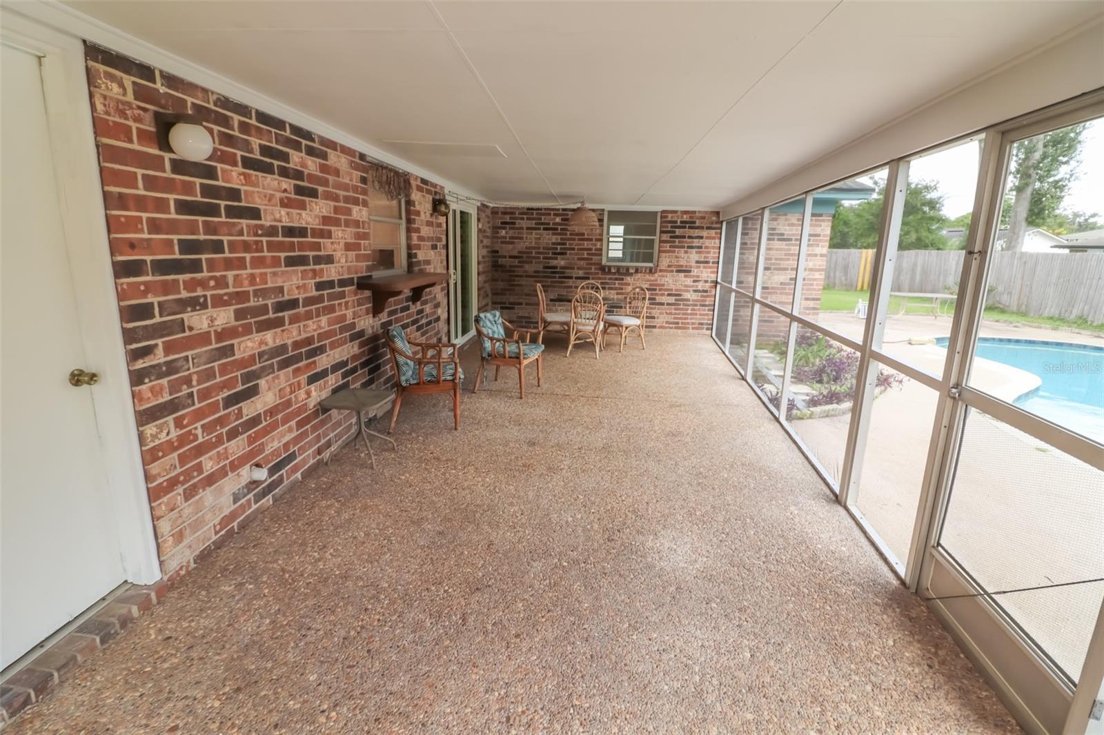 Image 22 of 31 For 3442 Red Oak Circle E