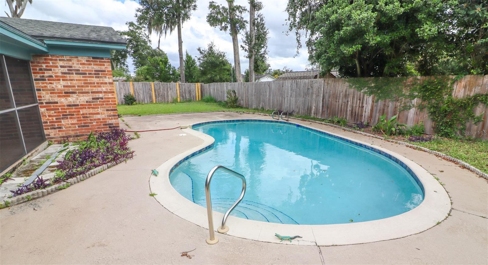 Image 24 of 31 For 3442 Red Oak Circle E