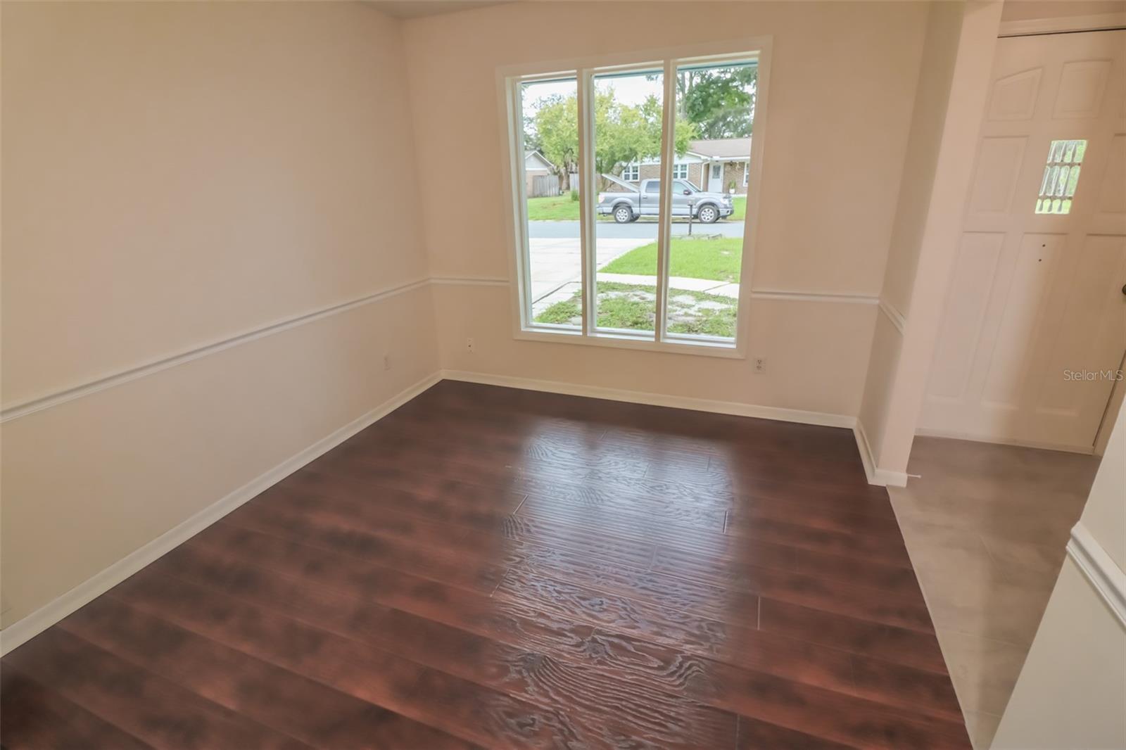 Image 5 of 31 For 3442 Red Oak Circle E