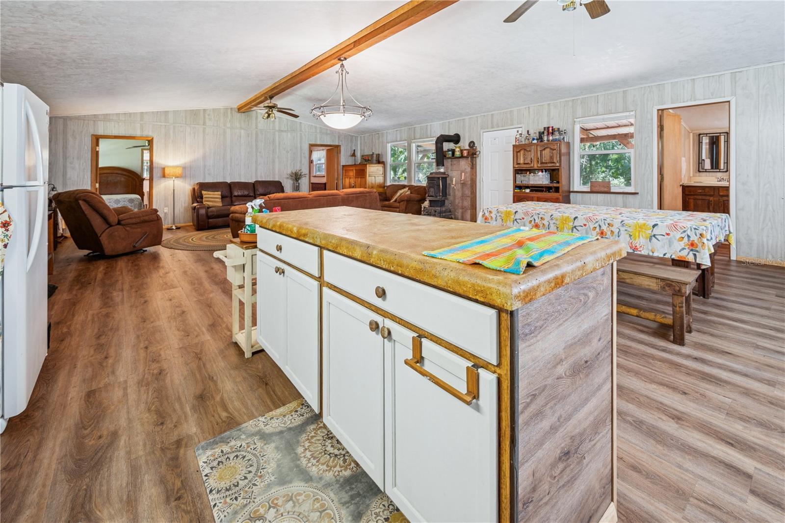 Image 21 of 41 For 6550 100th Court