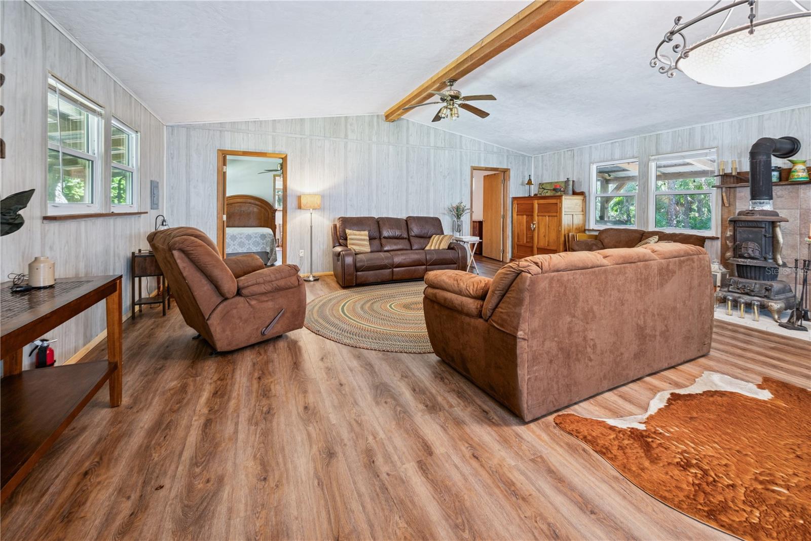 Image 23 of 41 For 6550 100th Court