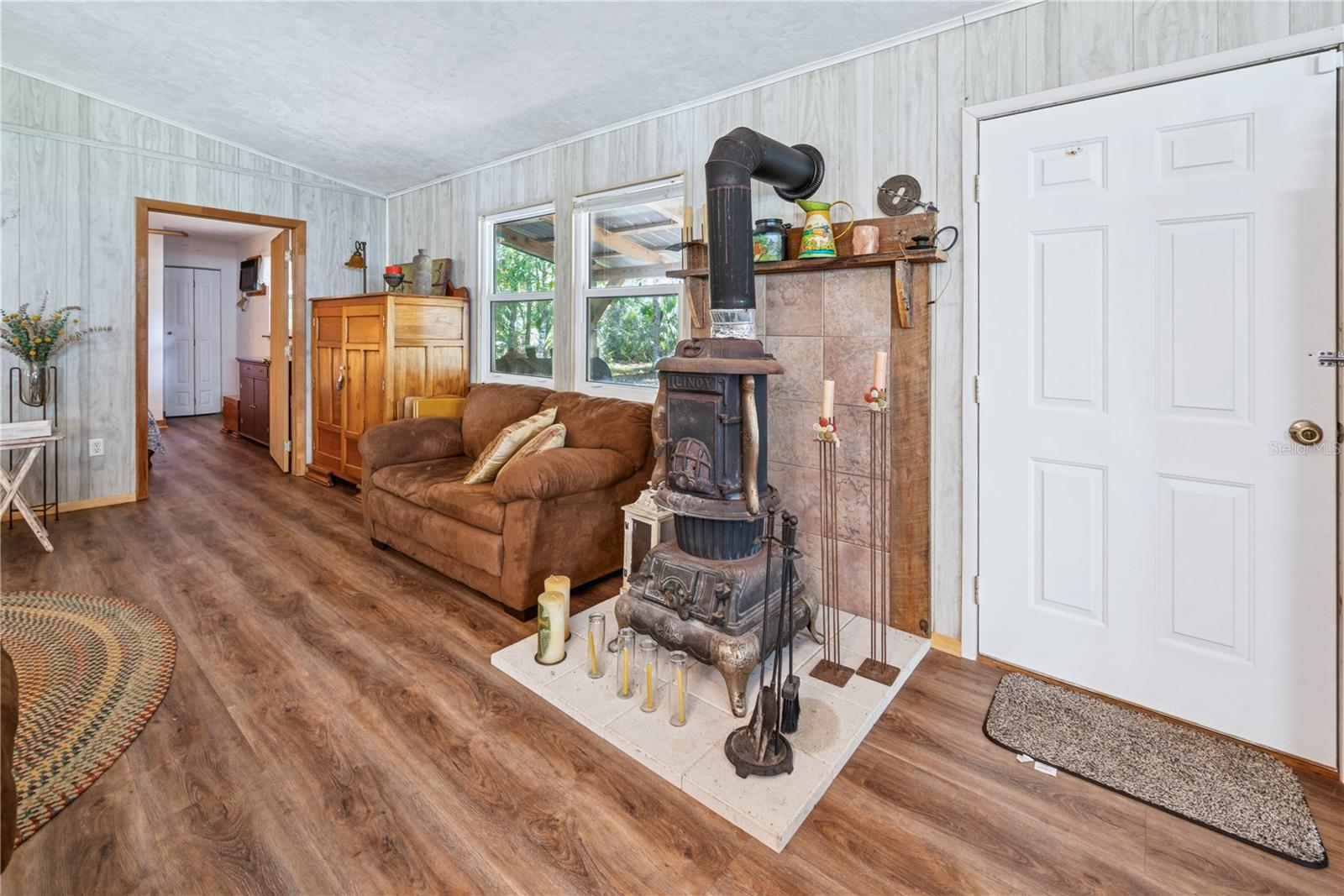 Image 24 of 41 For 6550 100th Court