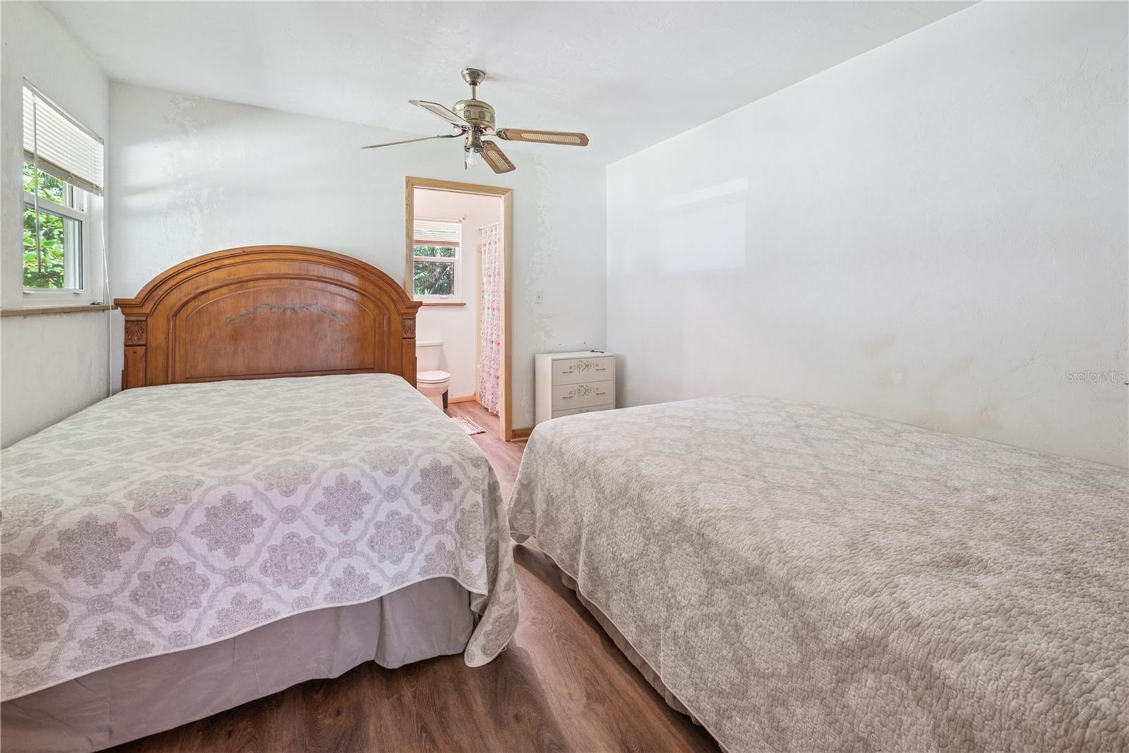 Image 31 of 41 For 6550 100th Court