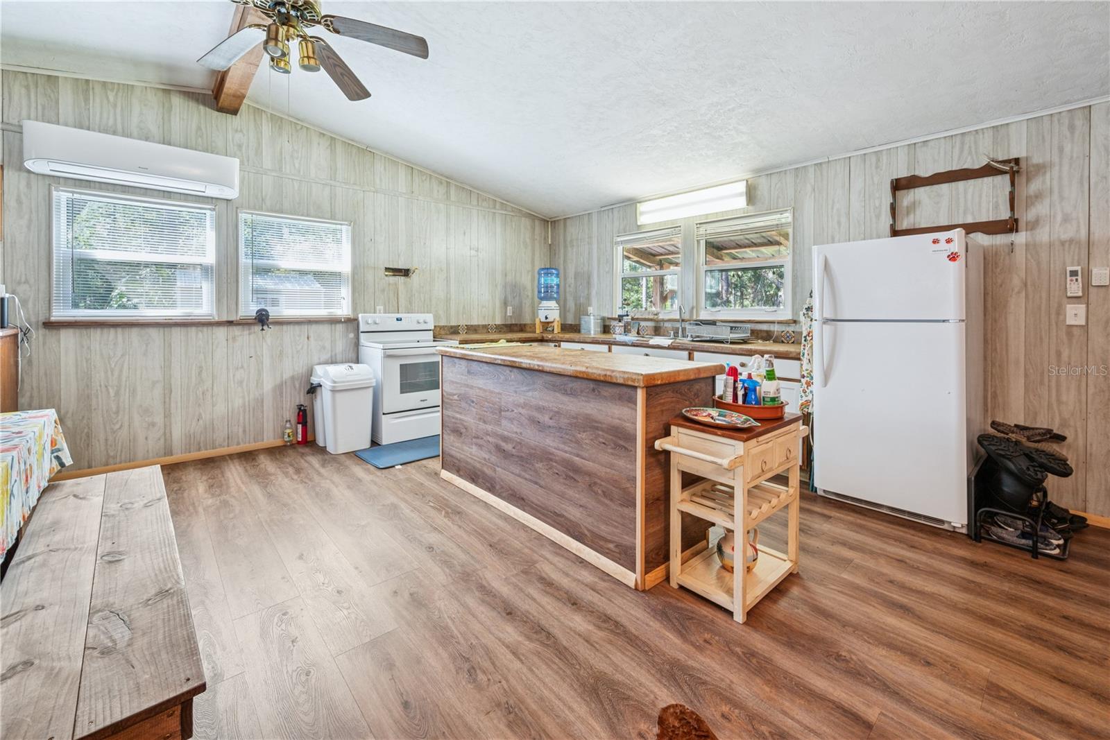 Image 34 of 41 For 6550 100th Court