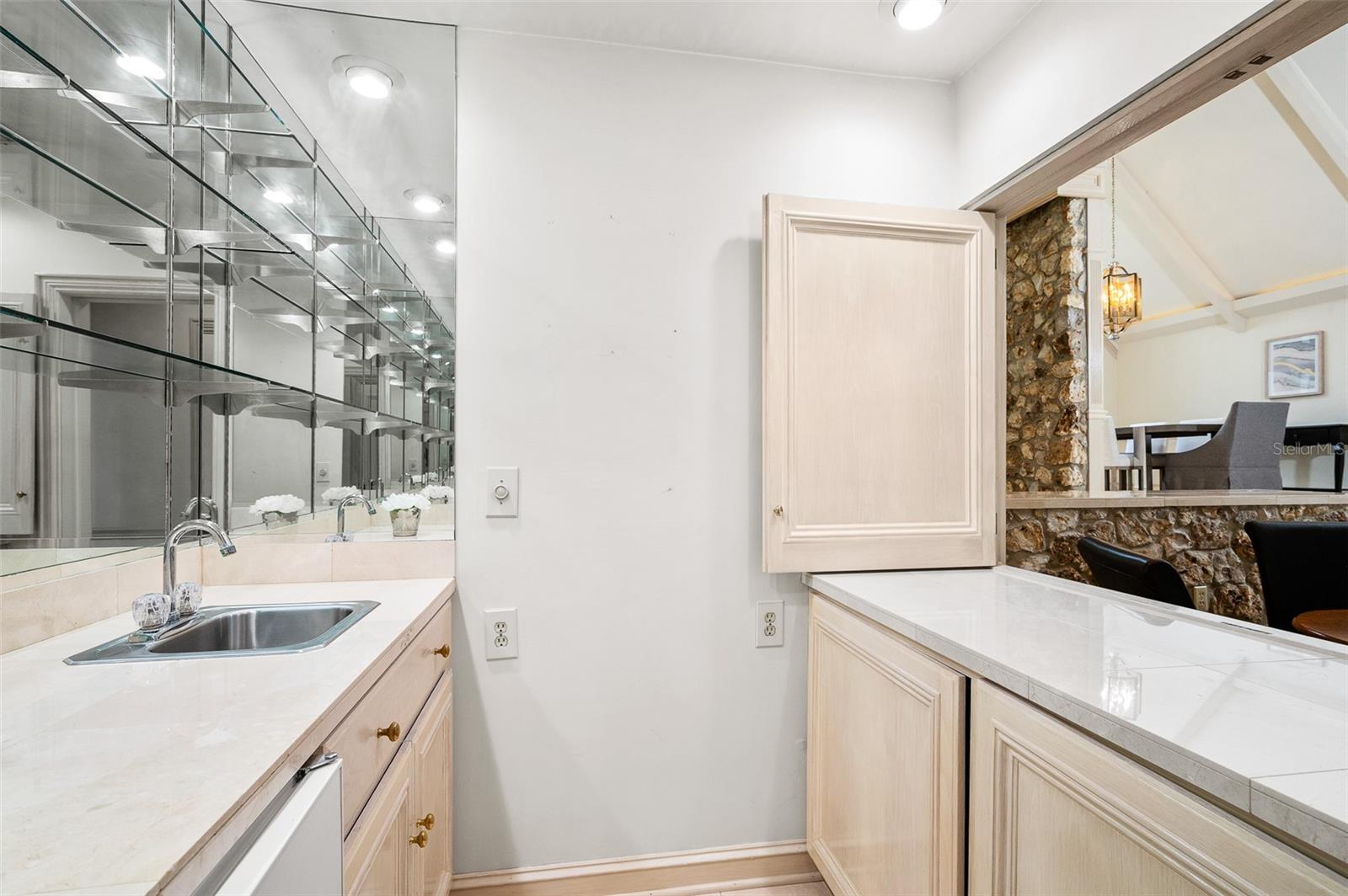 Image 14 of 60 For 2425 26th Place