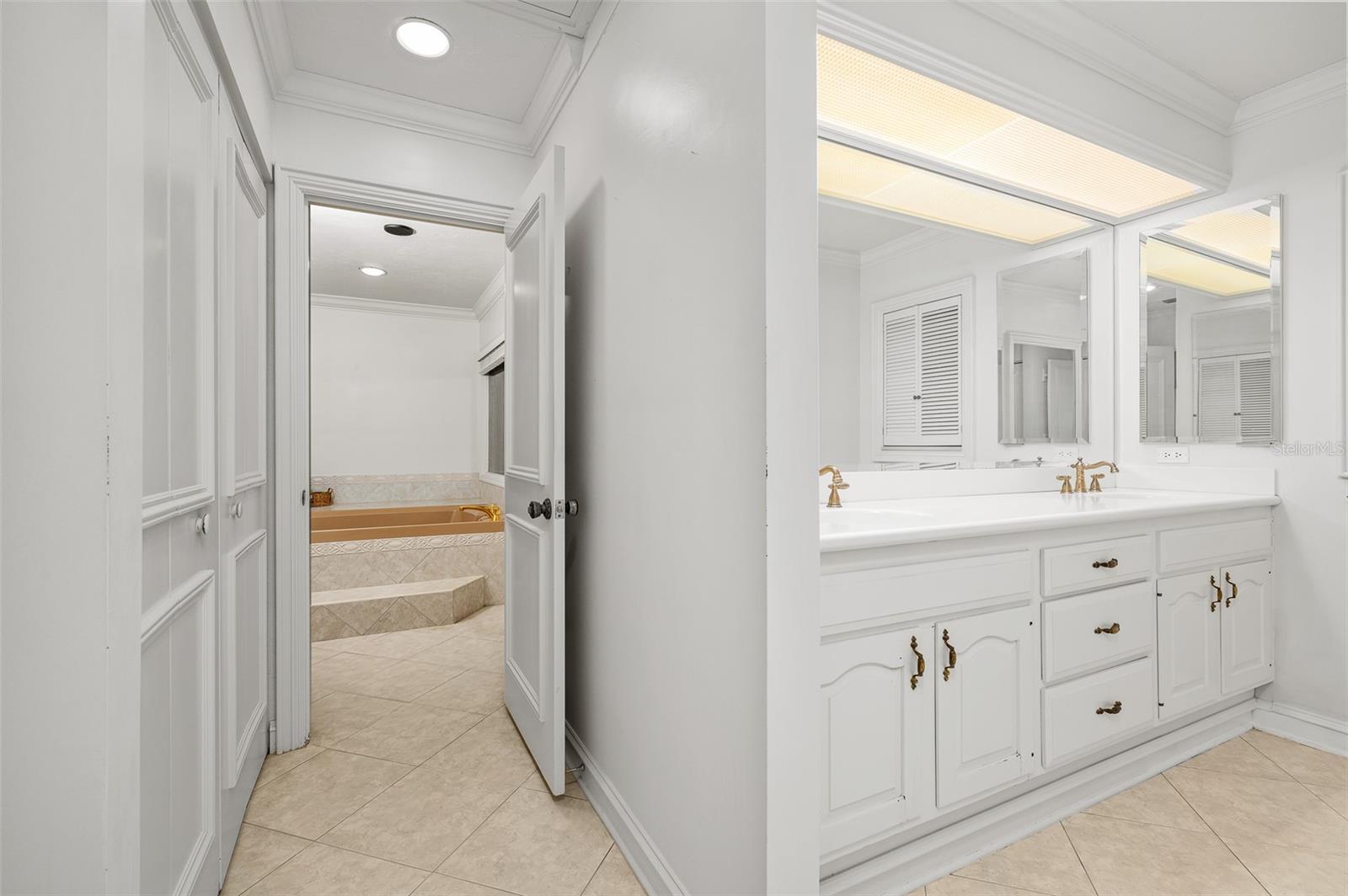 Image 33 of 60 For 2425 26th Place