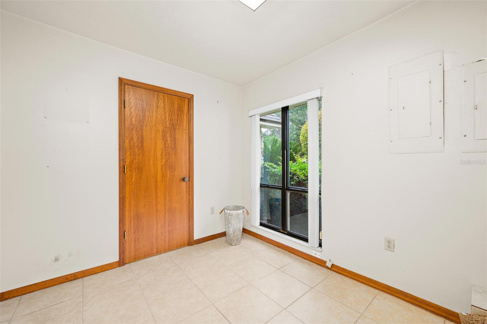 Image 39 of 60 For 2425 26th Place