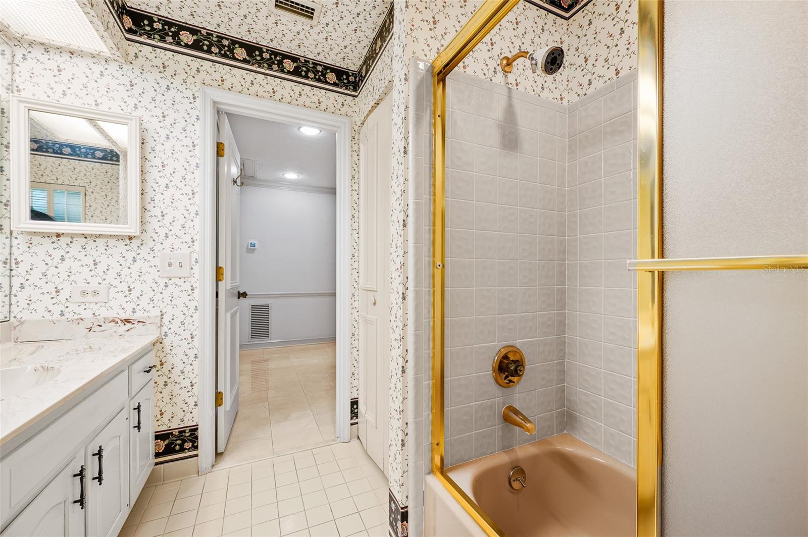 Image 42 of 60 For 2425 26th Place