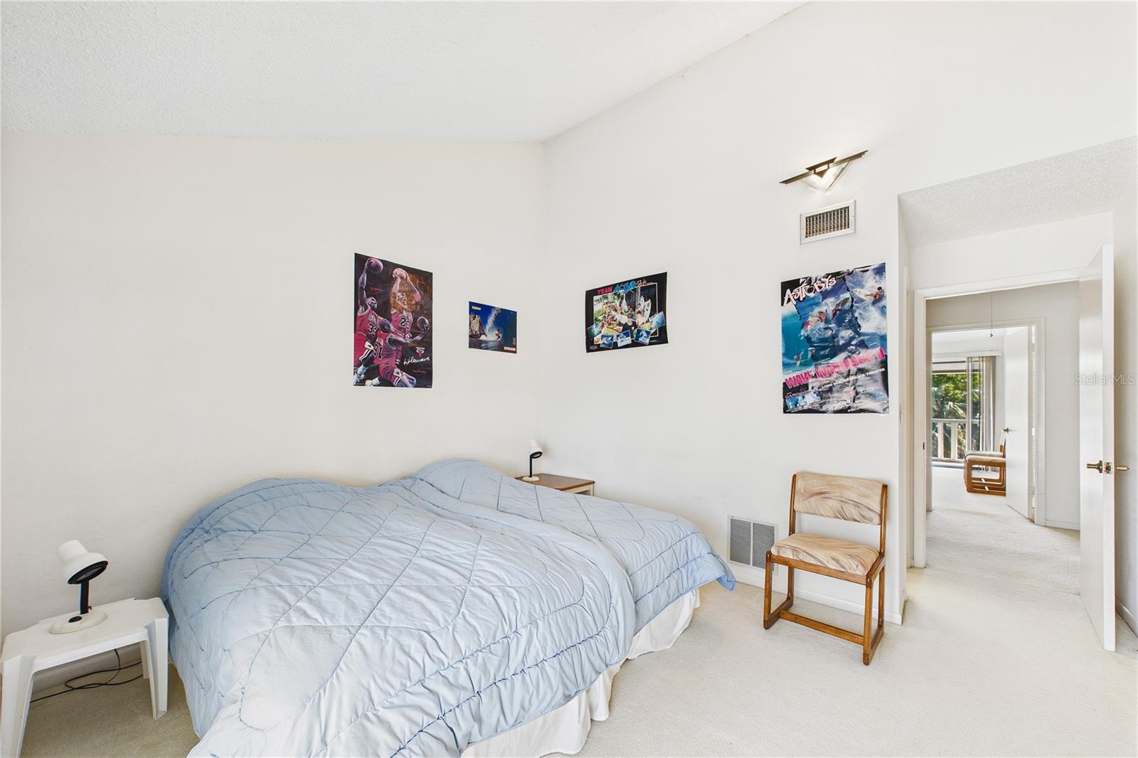 Image 16 of 29 For 21 Cove Road 21e