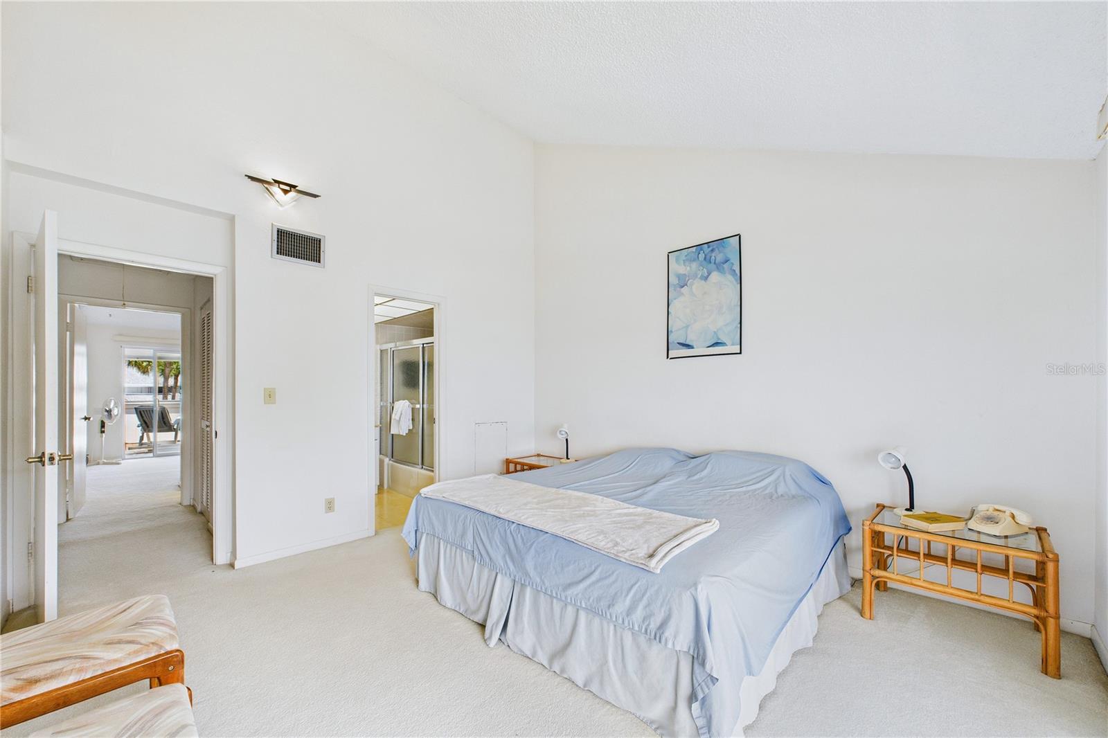 Image 17 of 29 For 21 Cove Road 21e