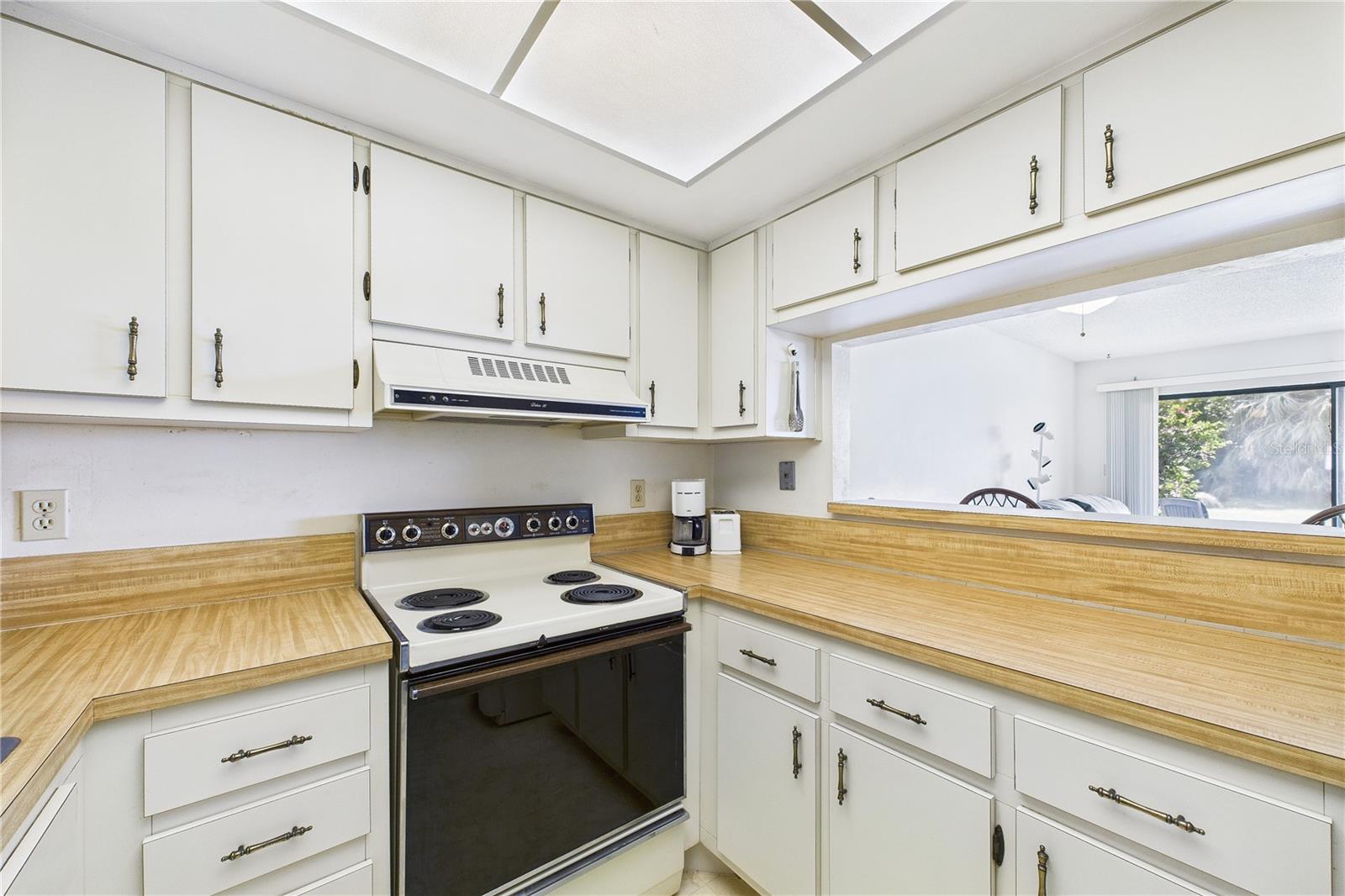 Image 9 of 29 For 21 Cove Road 21e