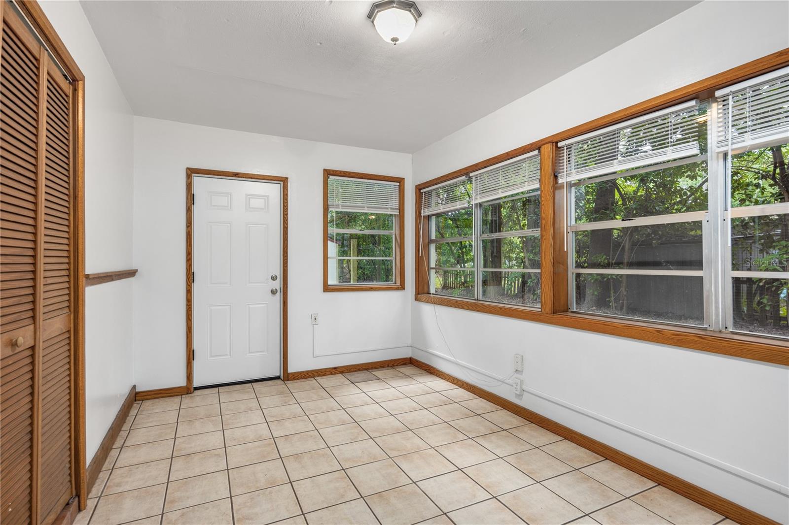 Image 20 of 44 For 4156 10th Street