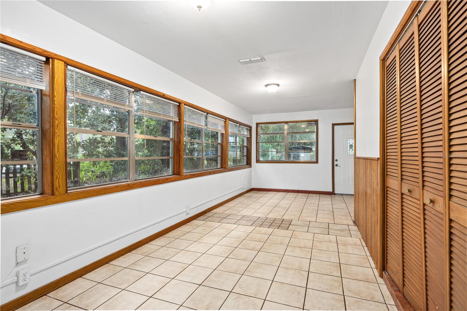 Image 21 of 44 For 4156 10th Street