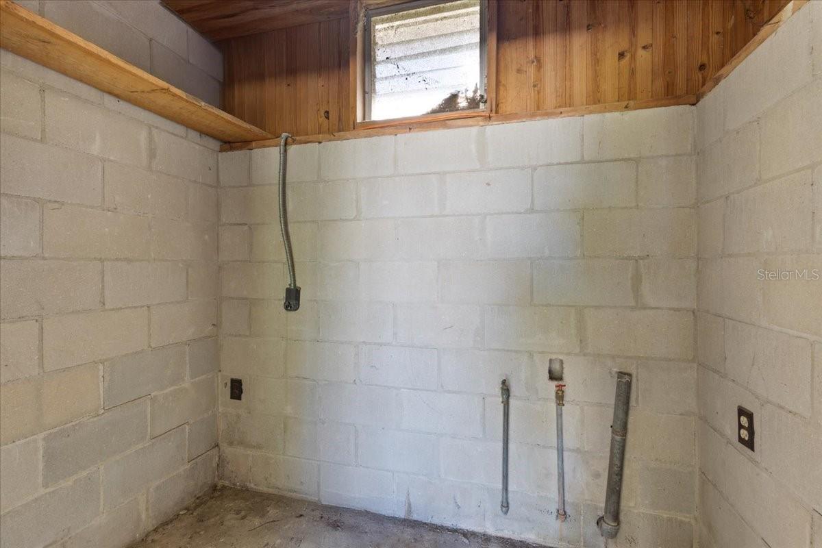 Image 16 of 31 For 68 12th Avenue