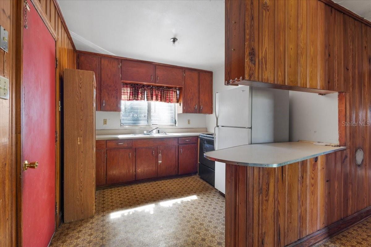 Image 6 of 31 For 68 12th Avenue