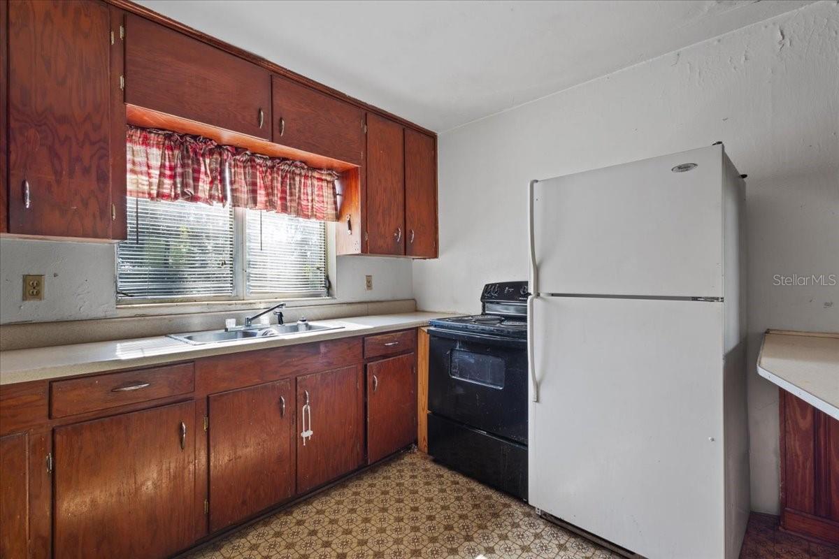 Image 7 of 31 For 68 12th Avenue