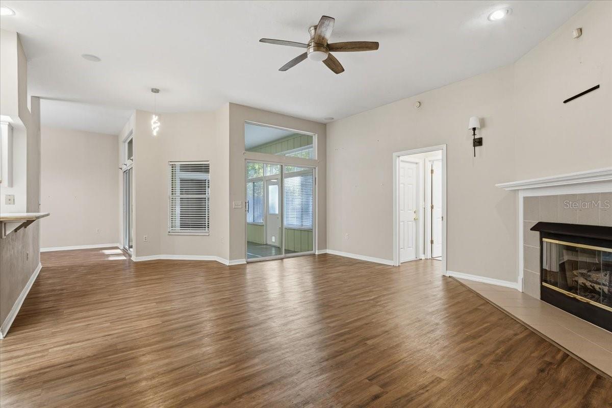 Image 20 of 37 For 4237 64th Street